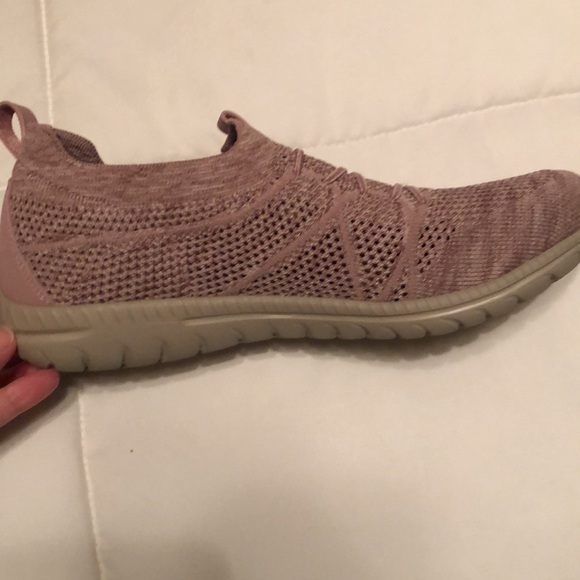 New sketchers air cooled arch fit size 9.5 - Picture 4 of 7